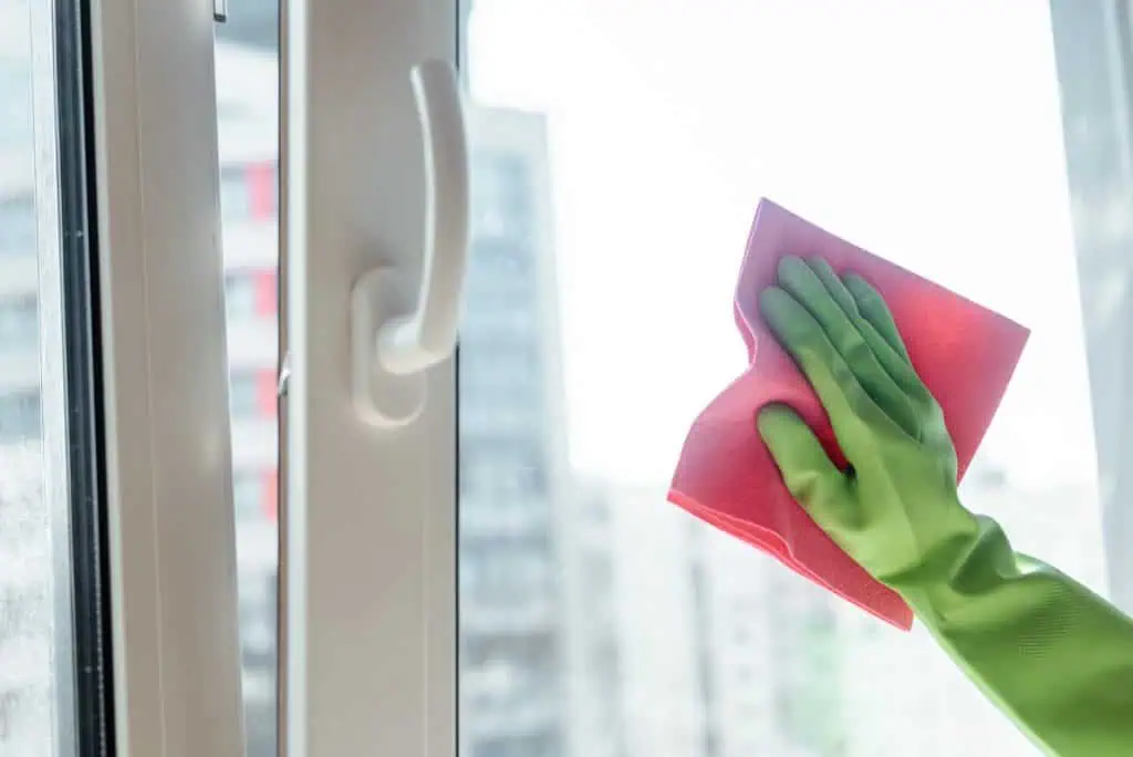 How to Clean Inside Windows